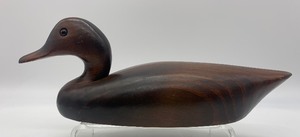 lot 184 image: Beautiful Vintage THE DECOY SHOP Wood Duck Decoy - Glass Eyes