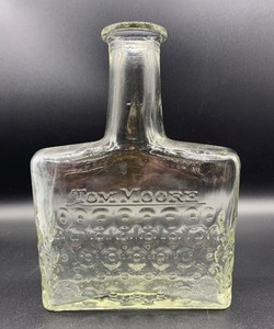 lot 145 image: Vintage TOM MOORE Bourbon Whiskey Decanter