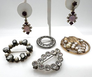lot 131 image: Vintage Variety of Jewelry including STERLING SILVER, GF Gold, Fresh Water Pearls