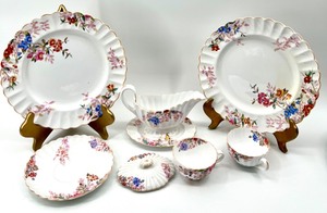 lot 204 image: Massive SPODE Chelsea Garden Dinnerware - QTY 90 with Bonus Storage Containers