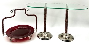 lot 206 image: PIER 1 Metal Decorative Beaded Plate Stands