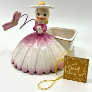 lot 210 image: Vintage 1956 NAPCO Miniature Flower Girl Planter