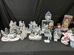 lot 164 image: Large Variety of Encore Snow Buddies Figurines as seen in photo - 22 total