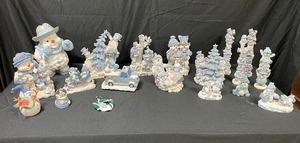 lot 161 image: 19 Encore Snow Buddies Figurines as seen in photo