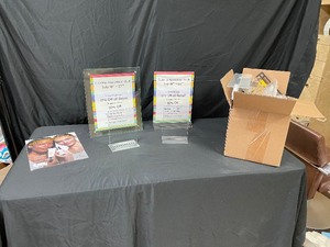 lot 176 image: Box of Acrylic Sign Holders