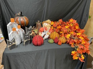 lot 151 image: Halloween Decorations and Garland as Seen in Photo