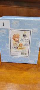 lot 401 image: Precious Moments Figurine You Are My In-SPA-ration, Year 2002 MO, Item# PM0021