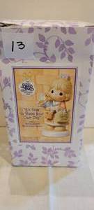 lot 413 image: Precious Moments Figurine Its Time To Bless You Own Day, Year 2002 Symbol of Membership, Item# C0022