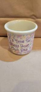 lot 504 image: Precious Moments Figurine Time To Bless Your Own Day (Collectors Club GirlFlowers Candle Holder with Candle), Year 2001, Item# 102429
