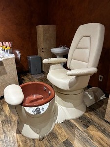 lot 67 image: Pedicure Spa Mirage by Belvedere System with Whirlpool Spa and Massaging Seat Comes with Rolling Pedicure Caddy with Storage Drawers. One of 2.