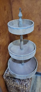 lot 120 image: Three shelf display
