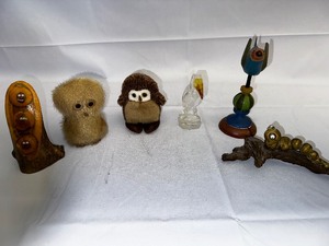 lot 107 image: Bird-Themed Decor. See Photos.