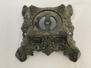 lot 19 image: Vintage Ornate Cast Metal Antique Table Lamp Light Base.
