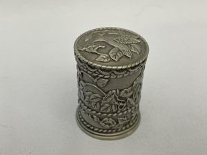lot 44 image: Vintage Hummingbird Postage Stamp Holder in Pewter Tone Metal. Estimated Value $20-30