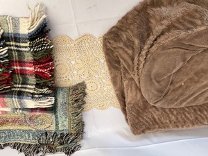lot 95 image: Collection of Blankets.