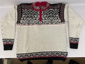 lot 163 image: Scandinavian Style Cotton Sweater Made by Icewear from Iceland. Size Large.