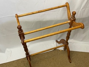 lot 247 image: Blanket Rack.