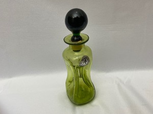 lot 249 image: Pilgrim Home Blown Glass Decanter.