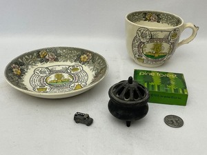 lot 255 image: The Farmers Arms Decorative Mug and Plate. Incense Pot with Incense.