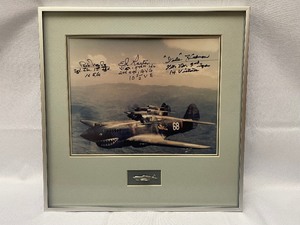 lot 282 image: Vintage P-40 Flying Tigers Photo Print in Frame Signed by Pilots
