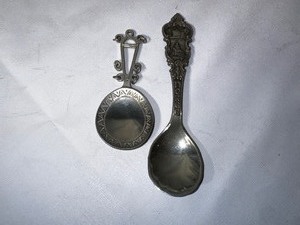 lot 555 image: Norwegian Pewter Spoon and Spoon Rest as Seen in Photo