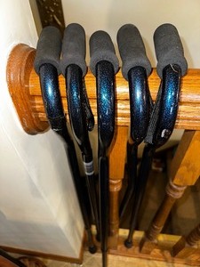 lot 395 image: Variety of Adjustable Height Walking Canes