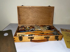lot 379 image: Vintage Artist Box and Paint