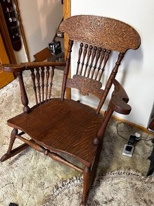 lot 400 image: Antique Wood Rocking Chair.