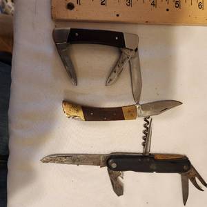 lot 327 image: Variety of Antique Pocket Knives  Multi-Purpose Knives Knife