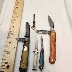 lot 325 image: Variety of Antique Pocket Knives Knife