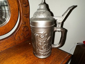 lot 110 image: Vintage German Beer Stein with Hinged Lid
