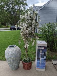lot 86 image: Home Decor 6 Illuminated North Pole Sculpture(New), 80 Artificial Flowering Tree, and 32 Large Vase