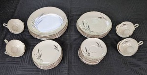 lot 145 image: Set of 8 Society Fine Arts Harvest Time Wheat Silver Trim Dishes
