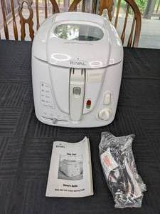 lot 32 image: New Rival Deep Fryer