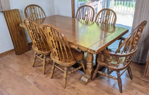 lot 8 image: Wood Dining Table Set with Six Chairs and Two Leaves