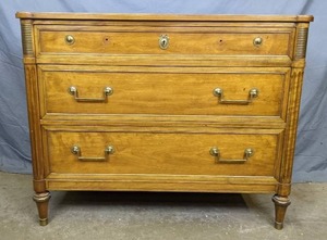 lot 13 image: Kindel Grand Rapids Belvedere Three-Drawer Dresser