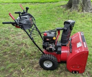 lot 4 image: Craftsman 26 Snow King Electric Start Snow Blower