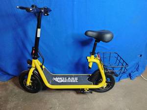 lot 8 image: GlareWheel 15-MPH City Commuting 36V Electric Scooter