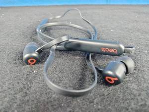 lot 15 image: Beats by Dr. Dre Beats Flex Wireless In-Ear Earphones - Black