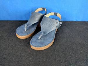 lot 26 image: Journee Collection Womens McKell Wedge Sandal Blue Size 6