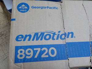 EnMotion 6 rolls White Paper Towels...