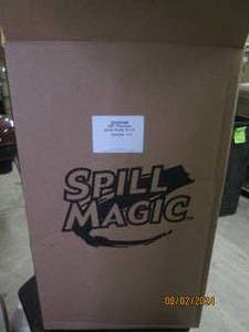 case of spill magic wmt dispensers empty bottls with lids 12 in case