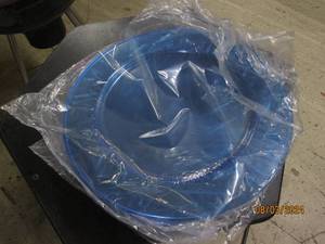 9 large plastic plates serving dishes