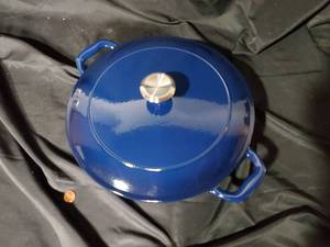 lot 14 image: Blue Enamel Cast Iron Dutch Oven with Lid