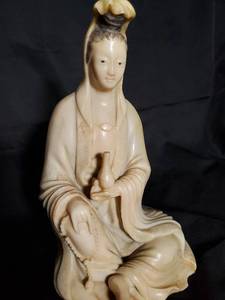 lot 39 image: Antique Ivory-Colored Figurine of Seated Woman