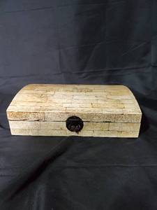 lot 43 image: Vintage Wooden Trinket Box with Ornate Design