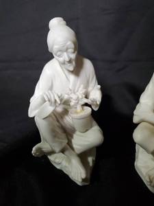 lot 47 image: Pair of Vintage Asian Figurines