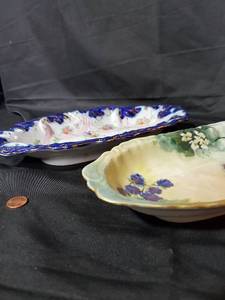 lot 68 image: Lot of 2 Vintage Decorative Porcelain Bowls