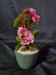 lot 70 image: Lot of 4 Decorative Floral Arrangements in Ceramic Pots