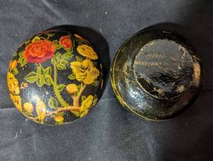 lot 118 image: Handmade Decorative Lacquer Box with Floral and Bird Design